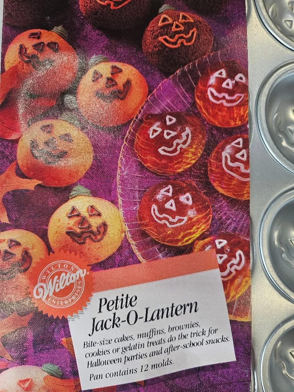 Vintage 1994 Wilton Petite Jack O Lantern Mini Cake Muffin Pan 12 Cavity NOS